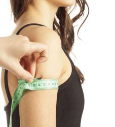 Manga elástica para brazo para protección de sensores Dexcom, Freestyle Libre, Medtronic, MiaoMiao – diseño manchas de colores, cómoda y moderna para diabéticos